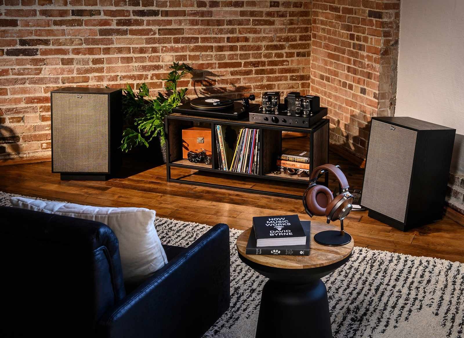High-performance loudspeakers in a listening room